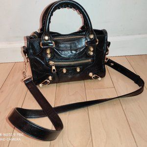 BALENCIAGA LEATHER CROSS BODY PURSE